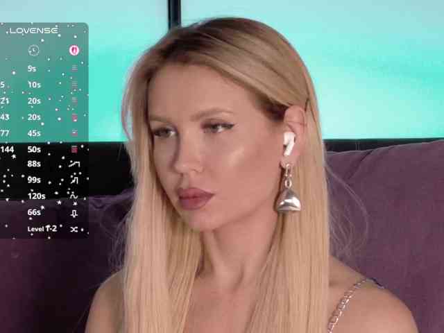 Anna-R Live Webcam on BongaCams