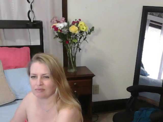 Holliekate's BongaCams show and profile
