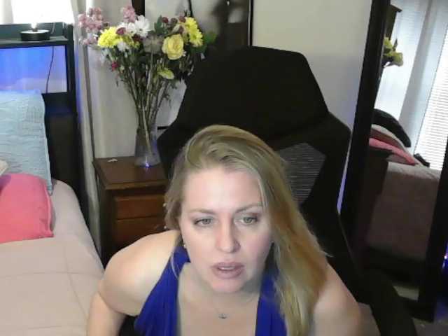 Holliekate's BongaCams show and profile