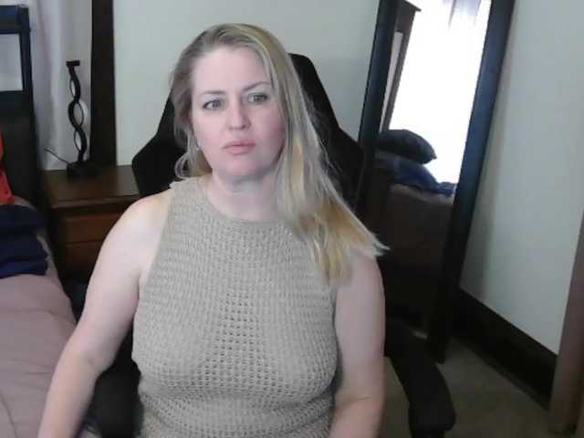 Holliekate's BongaCams show and profile
