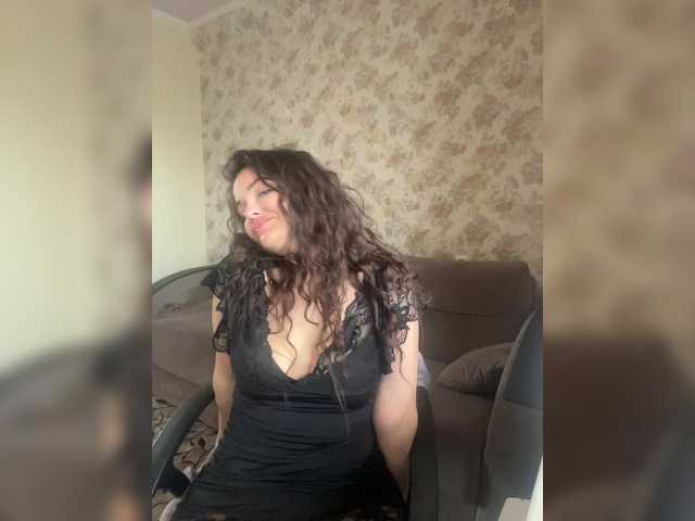 KikiMilf84 on BongaCams 