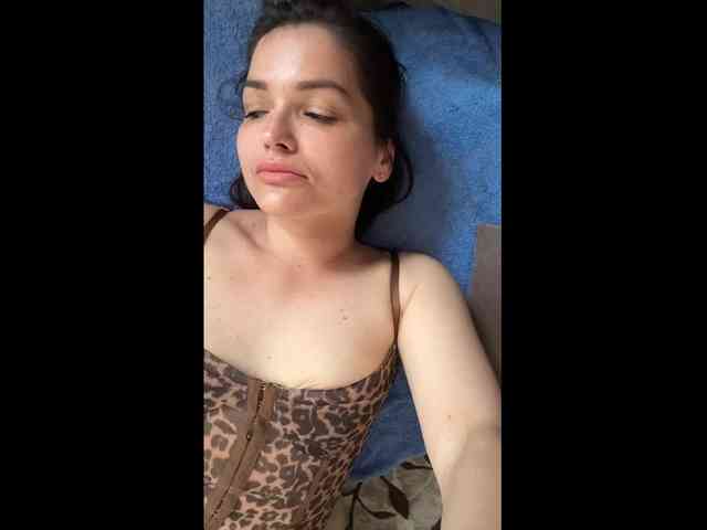 KsyushaMilf84 webcam