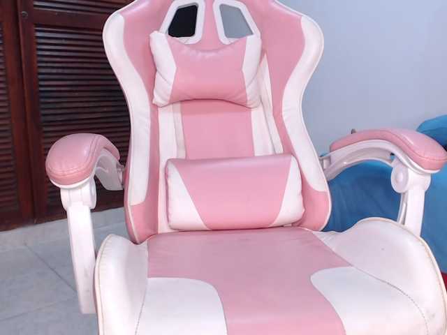 Evasummer1's BongaCams show and profile