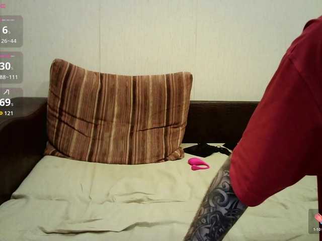 HotFox23's BongaCams show and profile