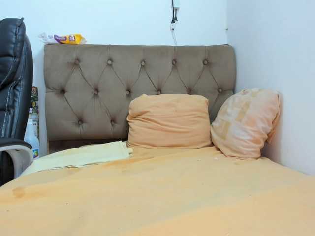 Aries-Mature's BongaCams show and profile