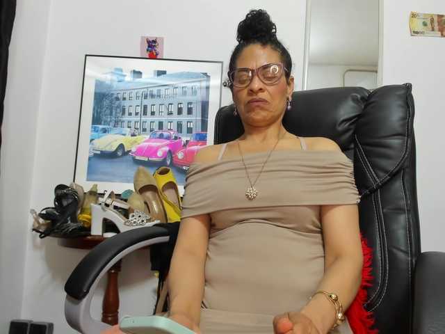 Aries-Mature's BongaCams show and profile