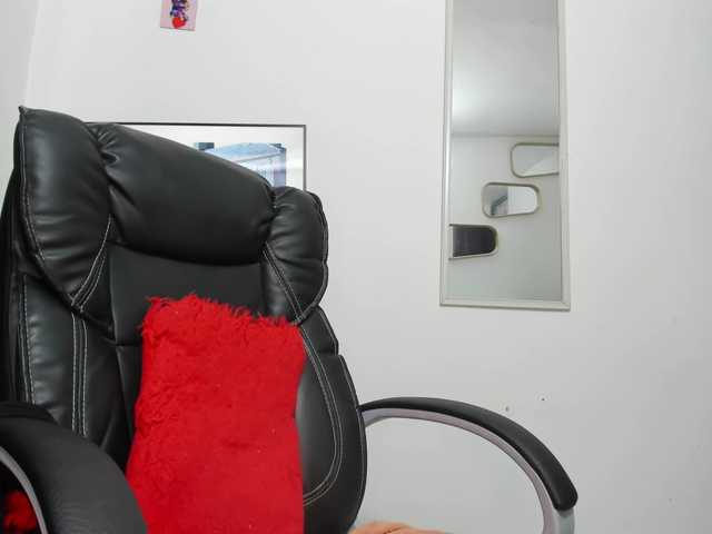 Aries-Mature's BongaCams show and profile