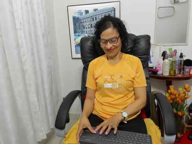 Aries-Mature webcam