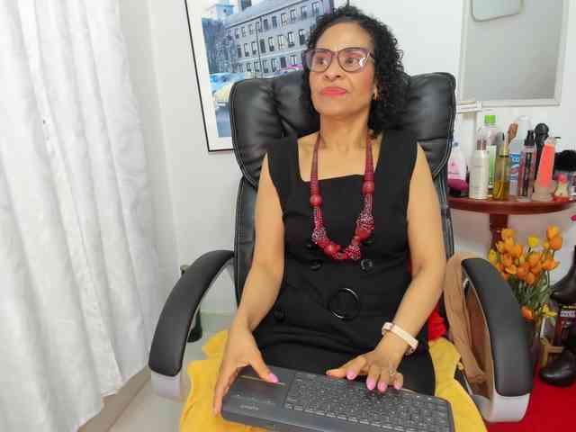 Aries-Mature webcam