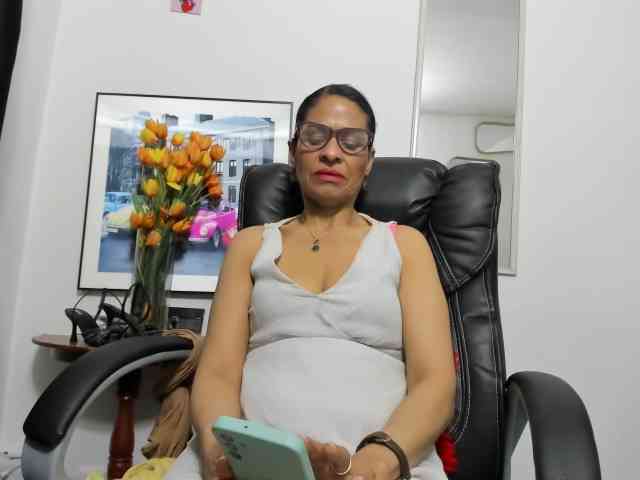 Aries-Mature webcam