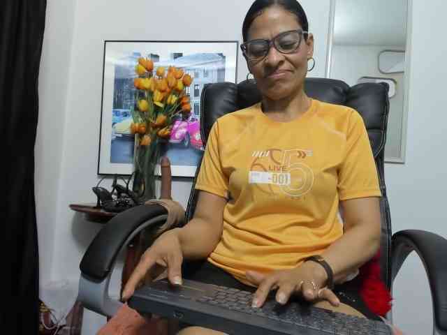 Aries-Mature webcam