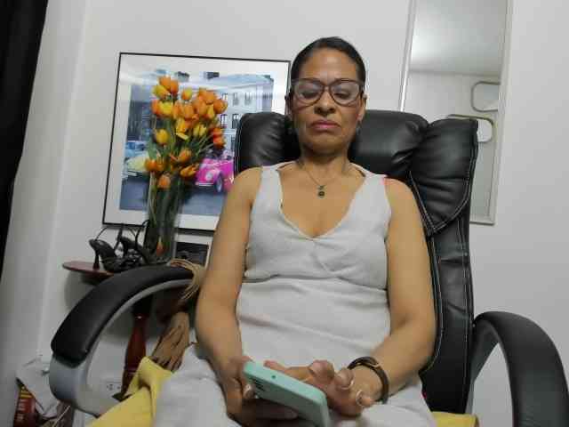 Aries-Mature webcam