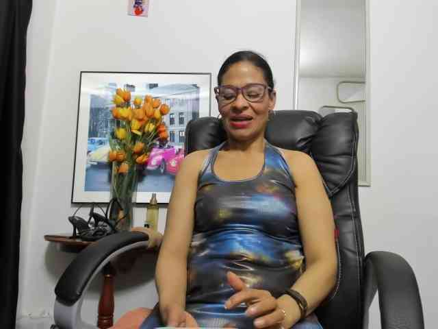 Aries-Mature webcam