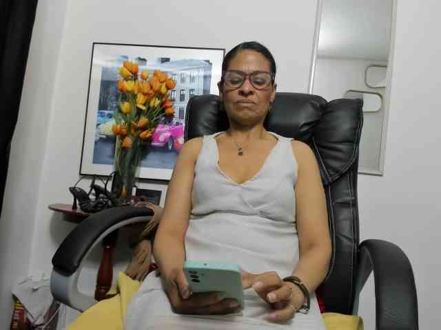 Aries-Mature webcam