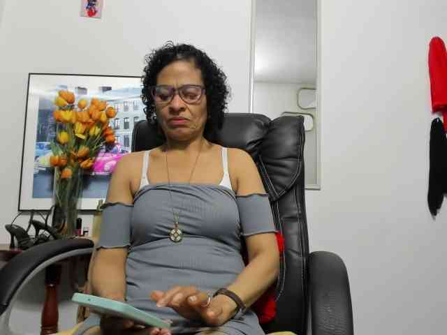 Aries-Mature webcam