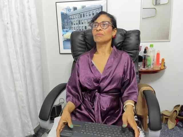 Aries-Mature webcam
