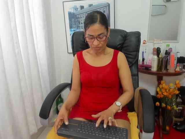 Aries-Mature webcam