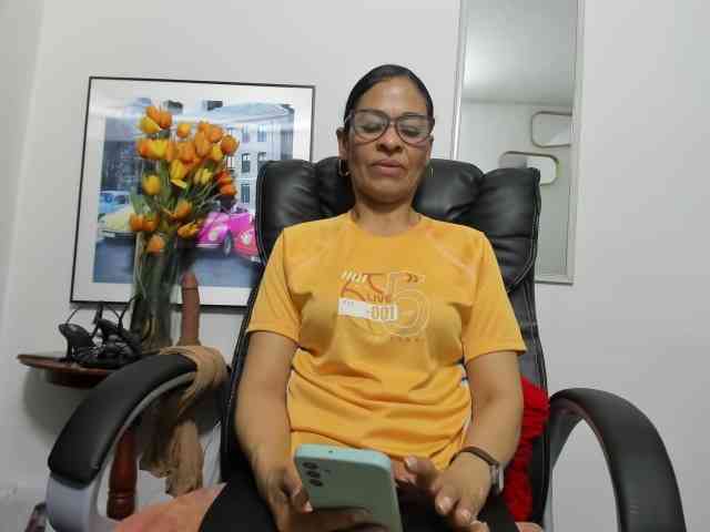 Aries-Mature webcam