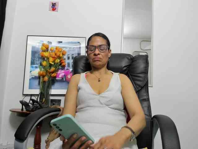 Aries-Mature webcam