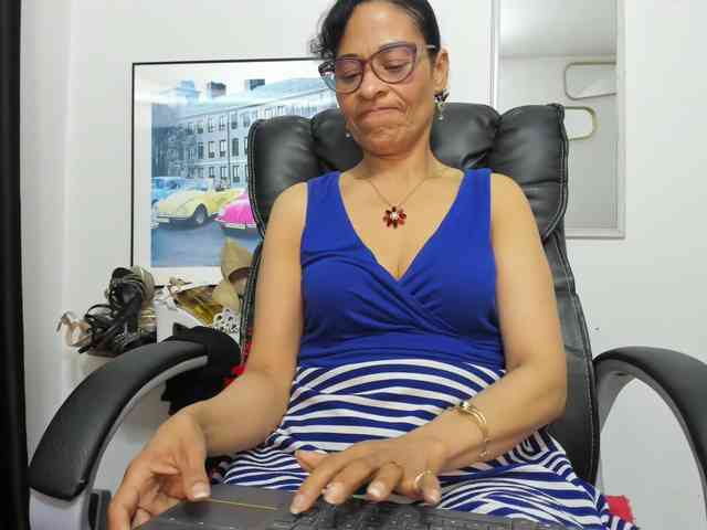 Aries-Mature Live Webcam on BongaCams