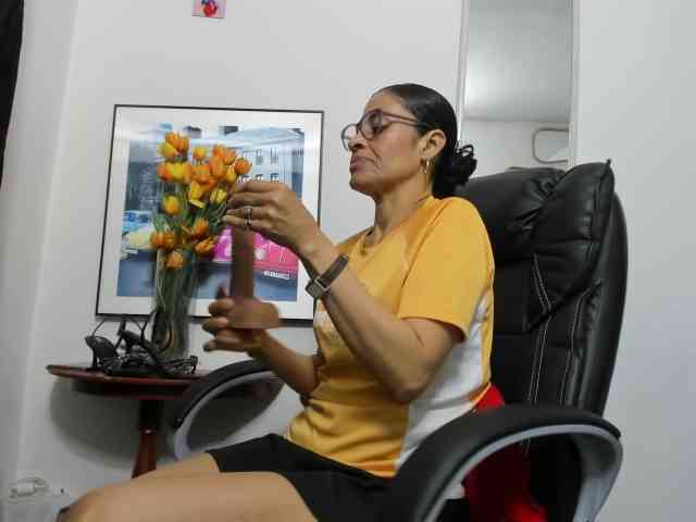 Aries-Mature webcam