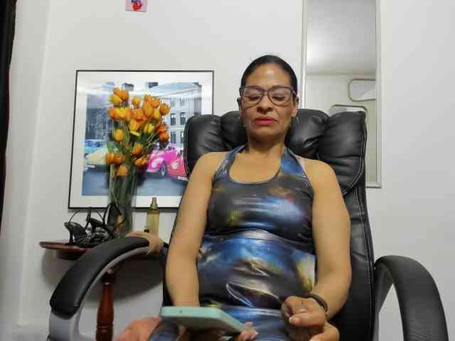 Aries-Mature webcam
