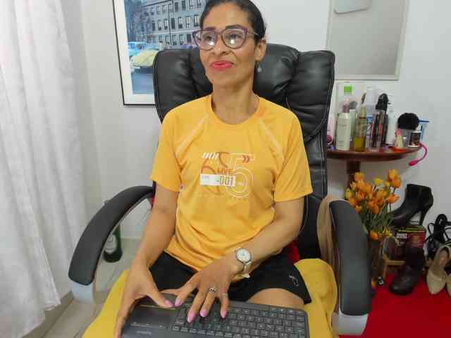 Aries-Mature webcam