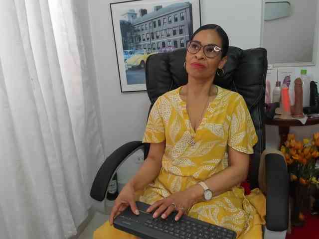 Aries-Mature webcam