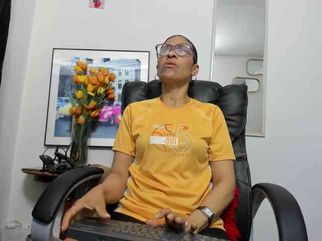 Aries-Mature webcam
