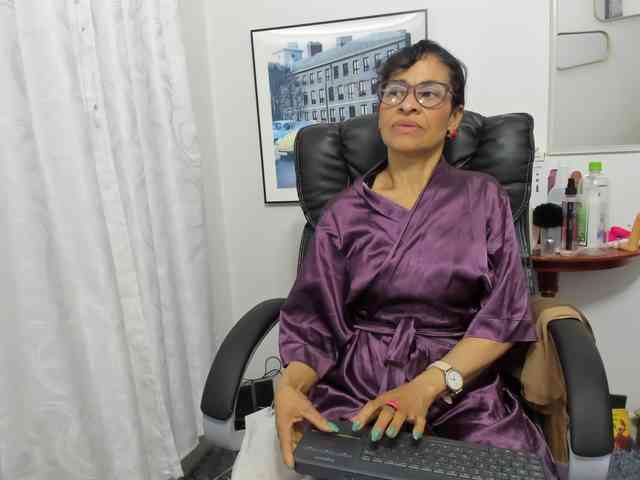 Aries-Mature webcam