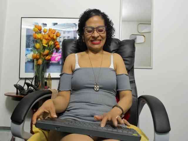 Aries-Mature webcam