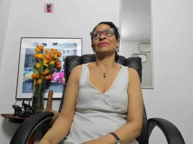 Aries-Mature webcam