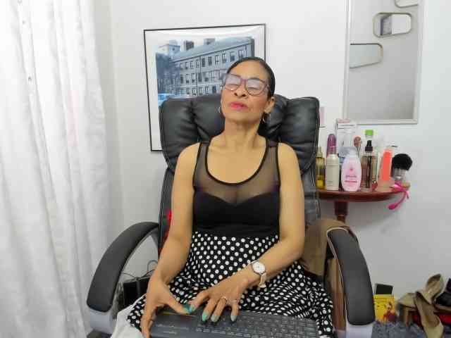 Aries-Mature webcam