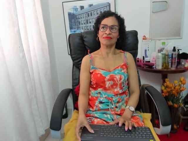 Aries-Mature webcam