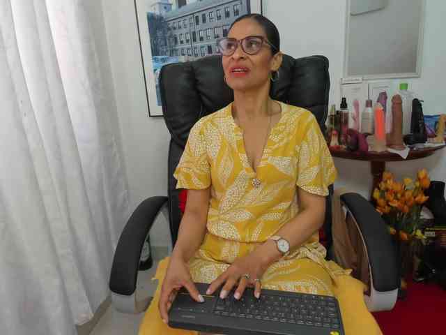 Aries-Mature webcam