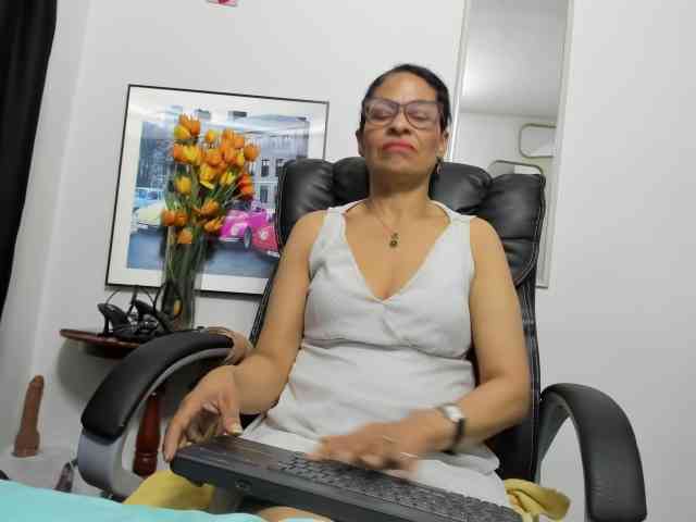 Aries-Mature webcam