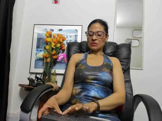 Aries-Mature webcam