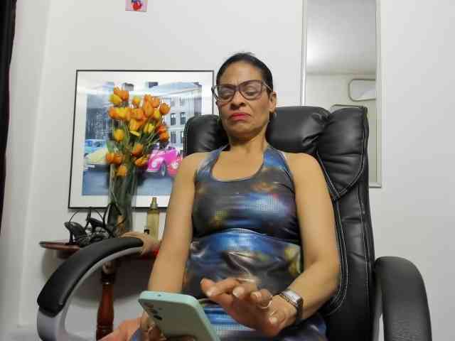 Aries-Mature webcam
