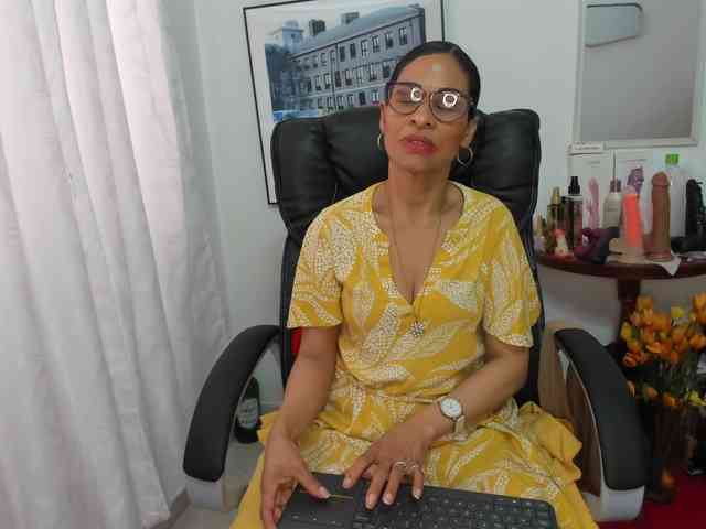 Aries-Mature webcam