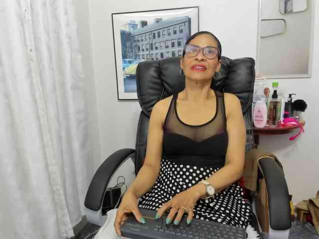 Aries-Mature webcam