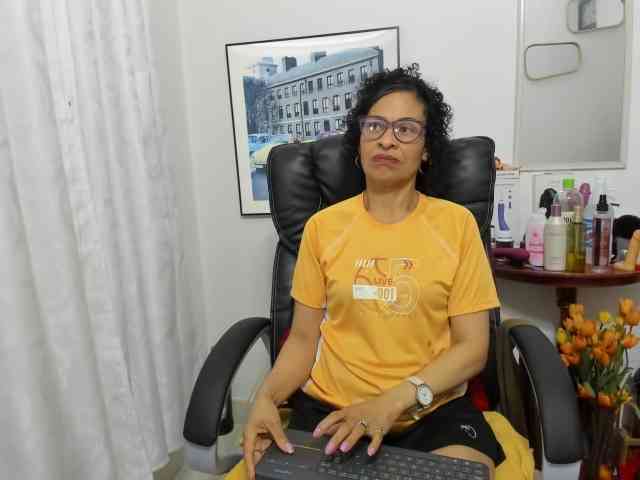 Aries-Mature webcam