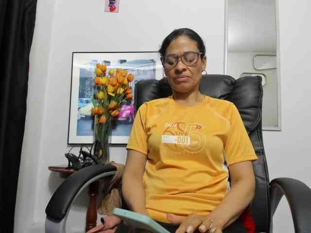 Aries-Mature webcam
