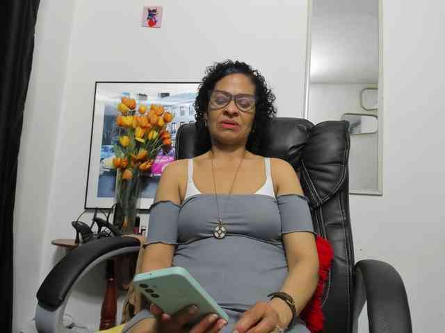 Aries-Mature webcam