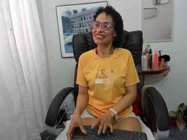 Aries-Mature webcam
