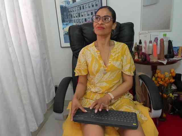 Aries-Mature webcam