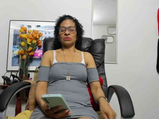 Aries-Mature webcam