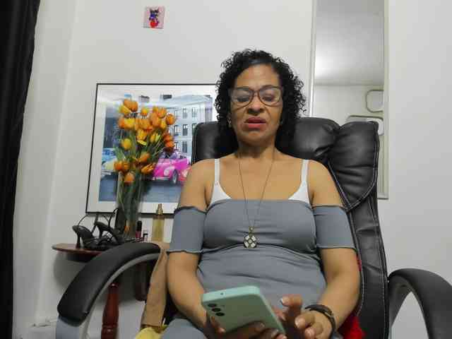 Aries-Mature webcam