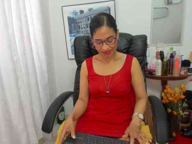Aries-Mature webcam