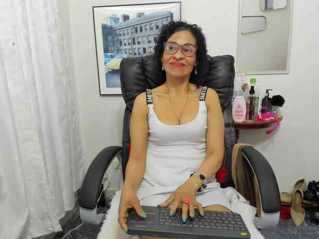 Aries-Mature webcam