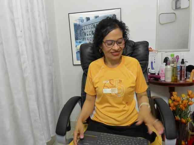 upskirt web cam Aries-Mature